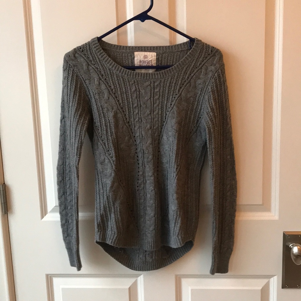 Fitted Grey Cable Knit Sweater, Crew Neck